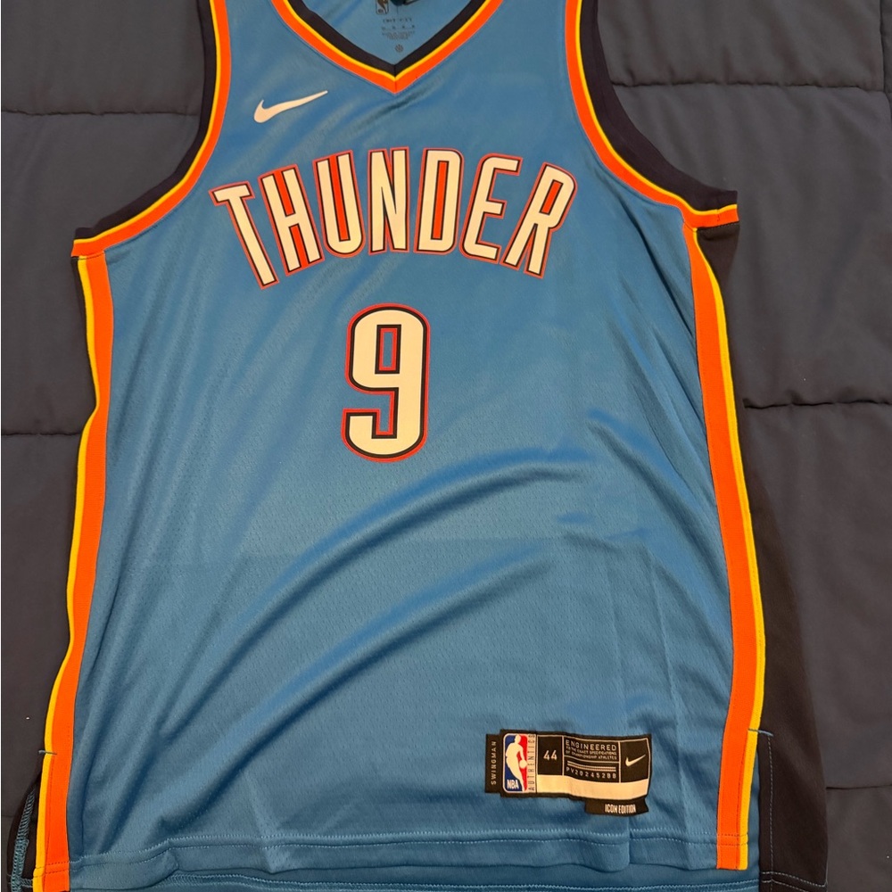 Alex Caruso blue championship jersey (Size-Medium)